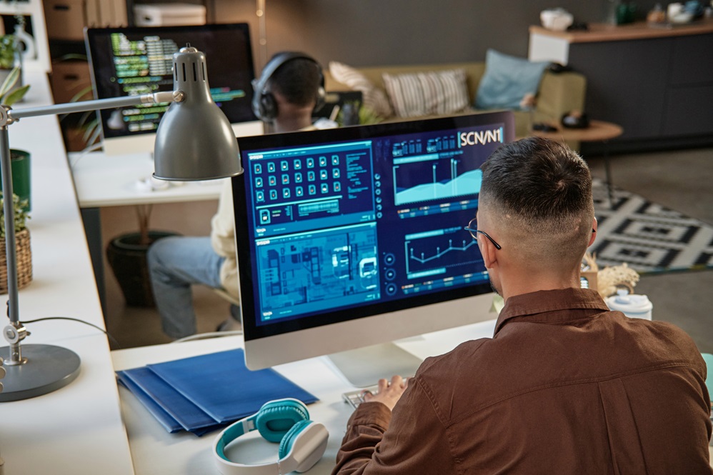 SAAS vs. Traditional Software: Making the Right Choice